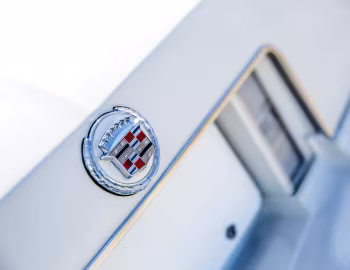 Logotipo 1977 Cadillac Seville (6K S69)