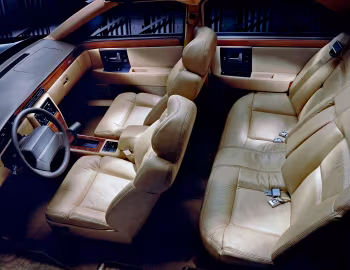 Interior 1993 Cadillac Seville STS [North America] (KY5 Y69)