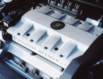 Bajo el capó Cadillac Seville STS [Worldwide] '1992–97