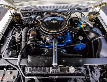 Bajo el capó 1960 Cadillac Sixty-Two Convertible (6267F)