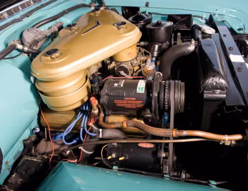 Bajo el capó 1955 Cadillac Sixty-Two Coupe de Ville (6237DX)