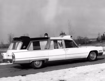 1966 Superior-Cadillac Crown Royale Limousine Ambulance (66-698 69890-Z)