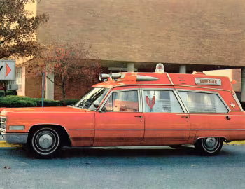 1966 Superior-Cadillac Rescuer Ambulance (66-698 69890-Z)