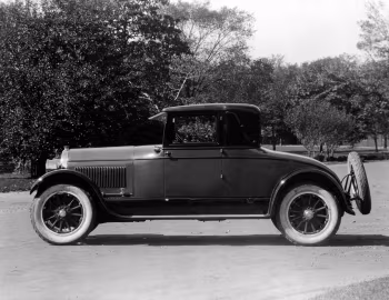 1925 Cadillac V-63 Custom 2-passenger Coupe (5710)