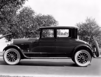 1925 Cadillac V-63 Custom 5-passenger Coupe (5740)