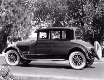 1925 Cadillac V-63 Custom 5-passenger Coupe (5740)