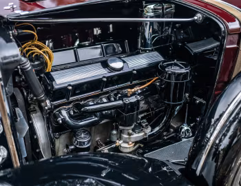 Sous la capuche 1931 Cadillac V12 370-A Imperial Sedan by Fisher (31163)