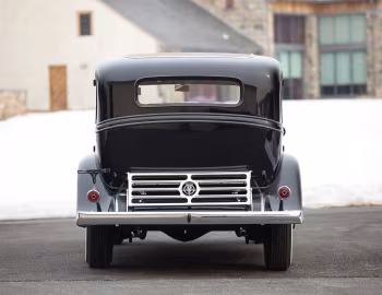 1932 Cadillac V12 370-B Imperial Sedan by Fisher (32-12-263)