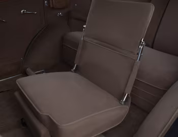 Interior 1932 Cadillac V12 370-B Imperial Sedan by Fisher (32-12-263)