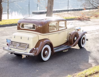 1932 Cadillac V12 370-B Town Sedan by Fisher (32-12-252)