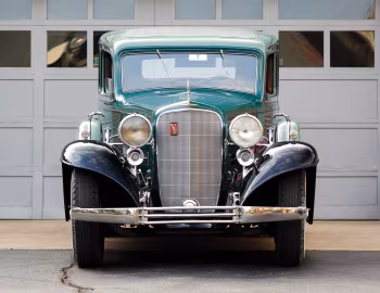 1933 Cadillac V12 370-C Town Sedan by Fisher (33-12-252)