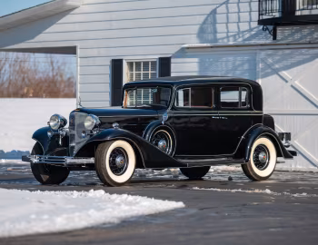 1933 Cadillac V12 370-C Town Sedan by Fisher (33-12-252)