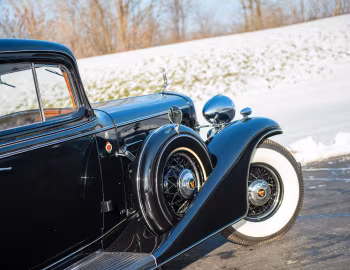 1933 Cadillac V12 370-C Town Sedan by Fisher (33-12-252)