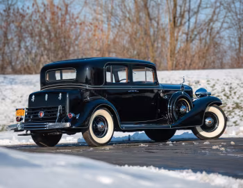 1933 Cadillac V12 370-C Town Sedan by Fisher (33-12-252)