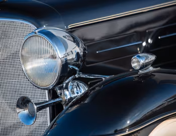 1933 Cadillac V12 370-C Town Sedan by Fisher (33-12-252)