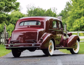 1934 Cadillac V12 370-D Town Sedan by Fleetwood (6033-S)