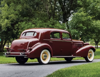 1934 Cadillac V12 370-D Town Sedan by Fleetwood (6033-S)