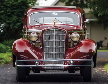 1934 Cadillac V12 370-D Town Sedan by Fleetwood (6033-S)