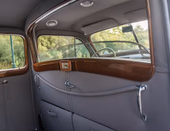 Interior 1940 Cadillac Series 90 V16 7-passenger Imperial Sedan by Fleetwood (40 9033)