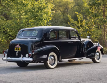 1940 Cadillac Series 90 V16 7-passenger Imperial Sedan by Fleetwood (40 9033)