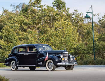 1940 Cadillac Series 90 V16 7-passenger Imperial Sedan by Fleetwood (40 9033)