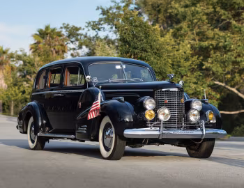 1940 Cadillac Series 90 V16 7-passenger Imperial Sedan by Fleetwood (40 9033)