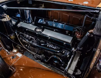 Bajo el capó 1930 Cadillac V16 452 7-passenger Imperial by Fleetwood (4375)