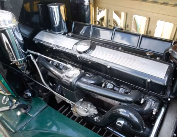 Bajo el capó 1930 Cadillac V16 452 All-Weather Phaeton by Fleetwood (4380)