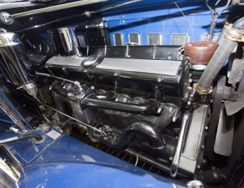 Bajo el capó 1930 Cadillac V16 452 All-Weather Phaeton by Fleetwood (4380)