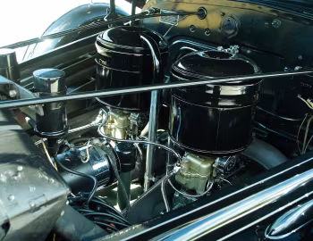 Bajo el capó 1938 Cadillac V16 Series 90 Sedan by Fleetwood