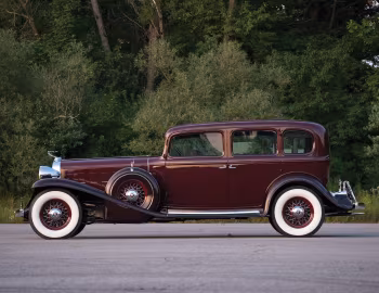 1932 Cadillac V16 452-B 5-passenger Sedan by Fleetwood (5130-S)