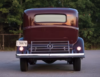 1932 Cadillac V16 452-B 5-passenger Sedan by Fleetwood (5130-S)