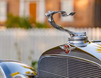 Mascota 1932 Cadillac V16 452-B Imperial Sedan by Fleetwood
