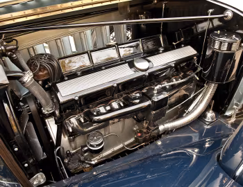 Bajo el capó 1932 Cadillac V16 452-B Sport Phaeton (32-16-279)