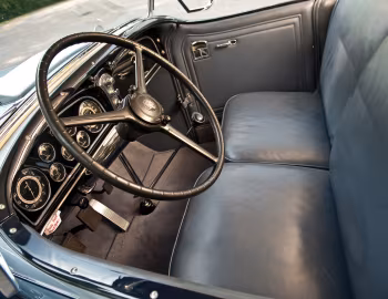Interior 1932 Cadillac V16 452-B Sport Phaeton (32-16-279)