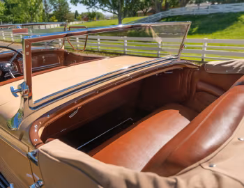 Interior 1932 Cadillac V16 452-B Sport Phaeton (32-16-279)