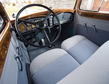 Panel frontal 1933 Cadillac V16 452-C 7-passenger Sedan by Fleetwood (5575-S)