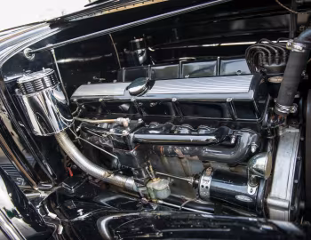 Bajo el capó 1933 Cadillac V16 452-C Transformable Town Cabriolet by Fleetwood (5525)