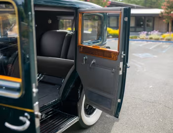 Interior 1930 Cadillac V16 452 7-passenger Imperial by Fleetwood (4375)