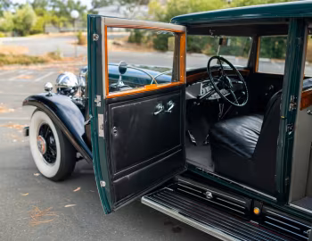 Interior 1930 Cadillac V16 452 7-passenger Imperial by Fleetwood (4375)