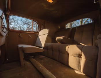 Interior 1940 Cadillac Series 90 V16 7-passenger Formal Sedan by Fleetwood (40-9033F)