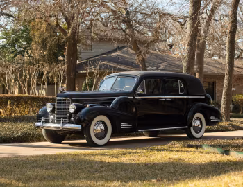 1940 Cadillac Series 90 V16 7-passenger Formal Sedan by Fleetwood (40-9033F)