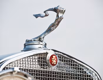 Mascota 1931 Cadillac V16 Series 452 Special Dual Cowl Phaeton by Fleetwood (4260)