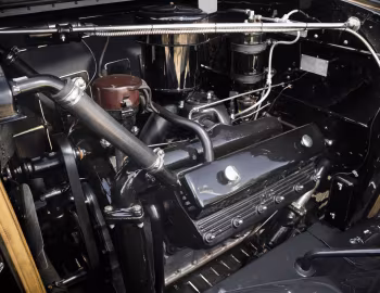 Bajo el capó 1931 Cadillac V8 355-A Roadster by Fleetwood (4502)