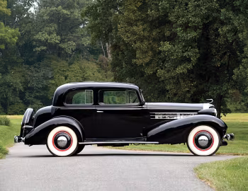 1934 Cadillac V8 355-D Town Coupe by Fisher (10 34722)