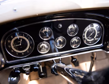 Torpedo 1932 Cadillac V8 355-B 2/4-passenger Roadster by Fisher (32-8-155)