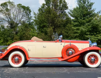 1932 Cadillac V8 355-B 2/4-passenger Roadster by Fisher (32-8-155)