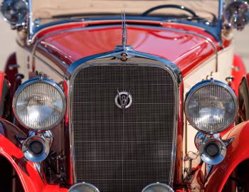 1932 Cadillac V8 355-B 2/4-passenger Roadster by Fisher (32-8-155)