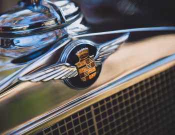 Logotipo 1932 Cadillac V8 355-B 5-passenger Coupe by Fisher (32-8-272)