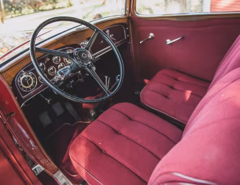 Panel frontal 1932 Cadillac V8 355-B 5-passenger Coupe by Fisher (32-8-272)